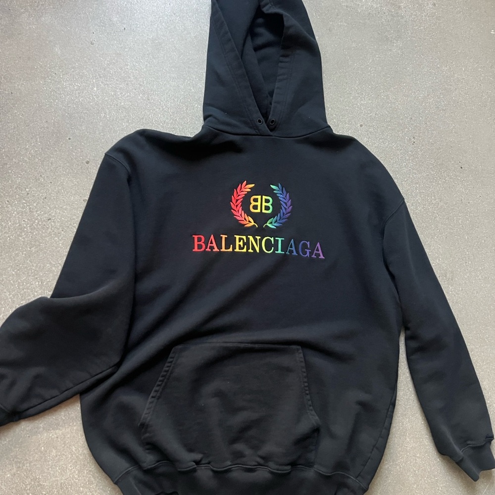 Balenciaga men's sweatshirt size M. The condition is excellent